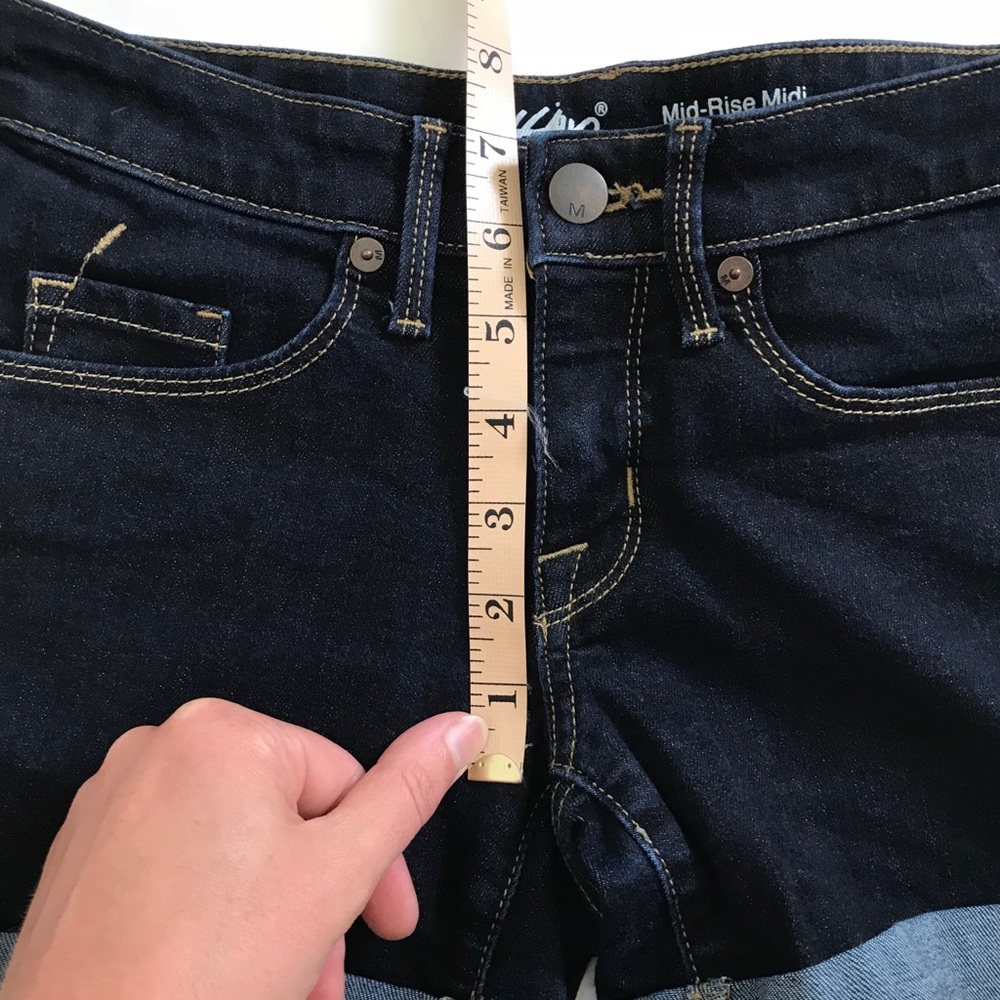 Vintage Y2K Mossimo Mid-Rise Midi Dark Denim Jean Shorts Size 0 - Picture 5 of 5